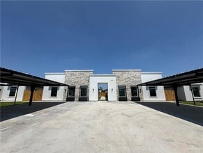 Building Photo - 2101 Selena St