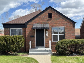 Building Photo - 349 Taney St