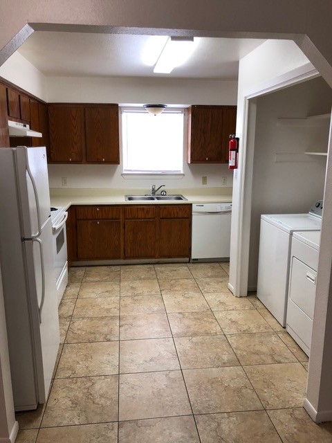 Kitchen - 802 W 2nd St