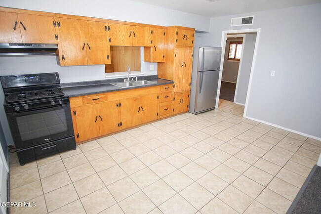 Foto del edificio - 3530 Hamilton Ave