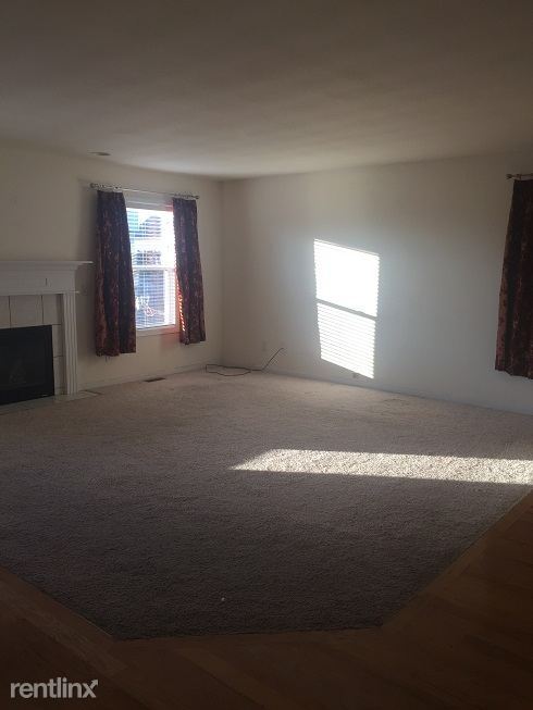 Building Photo - 4 br, 2.5 bath House - 1787 Hollowbrook Dr