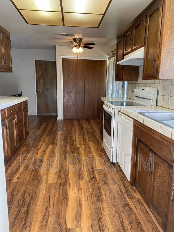 Foto del edificio - 2998 Sequoia Dr