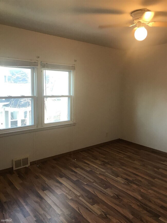 Foto del edificio - 1225-11 1/2 11 1/2 St N