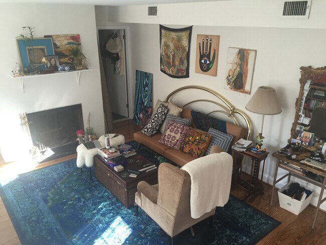 living room - 305 Pine St