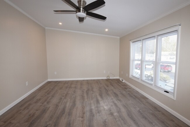 Building Photo - 6 Canterbury Ln