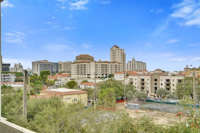 Foto del edificio - 50 Menores Ave