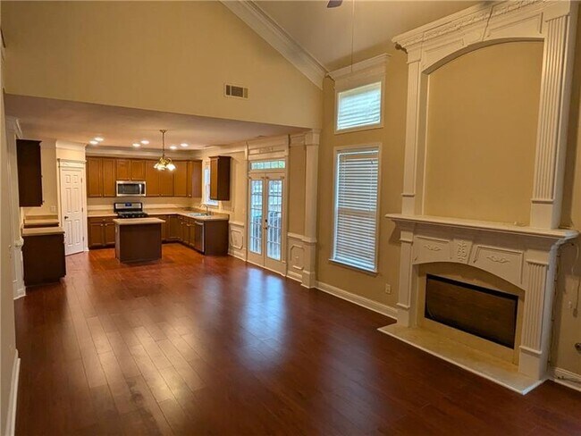 Foto del edificio - 735 Briarhurst Ct