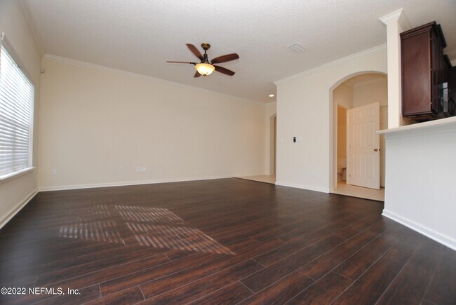 Building Photo - 417 Southwood Way