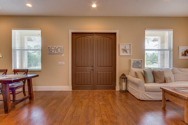 Building Photo - 3890 Cabbage Palm Way