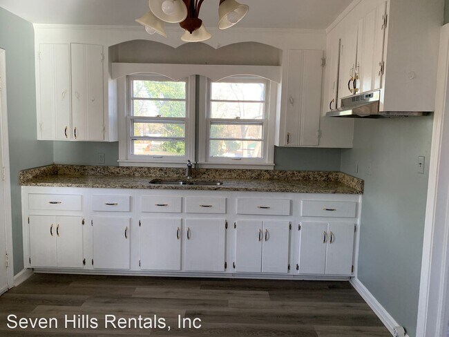 Building Photo - 3 br, 1.5 bath House - 2622 Garden Lakes Blvd