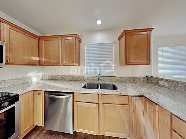 Building Photo - 507 E Great Bear Street