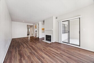 Building Photo - 1819 Augusta Dr