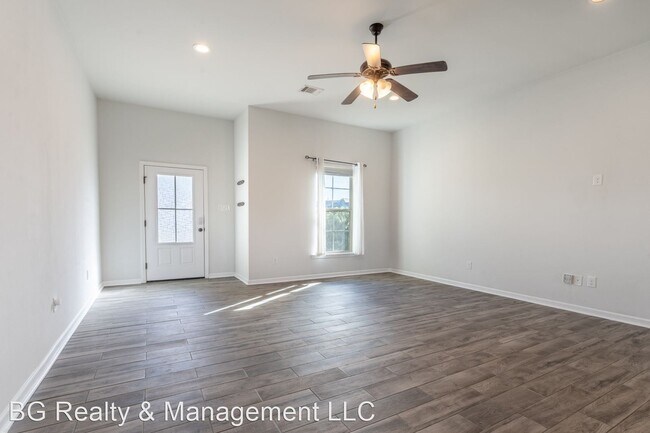Building Photo - 3 br, 2 bath House - 1848 Meadow Oak Drive