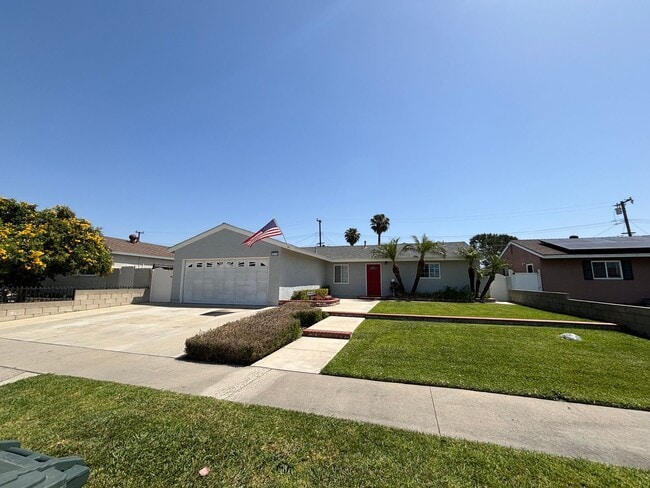 Foto del edificio - Beautiful Buena Park 4 Bedroom home with all kinds of upgrades!!