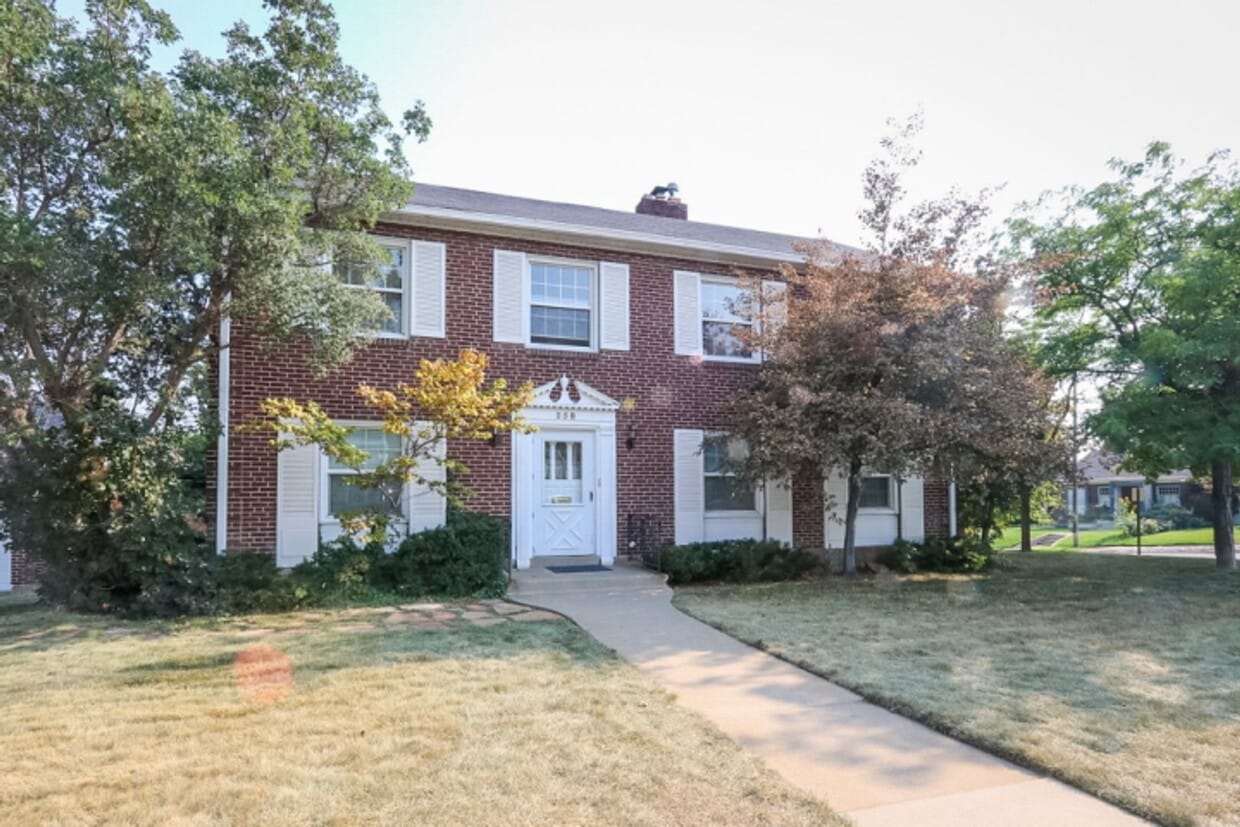 Primary Photo - 258e10th - RKW