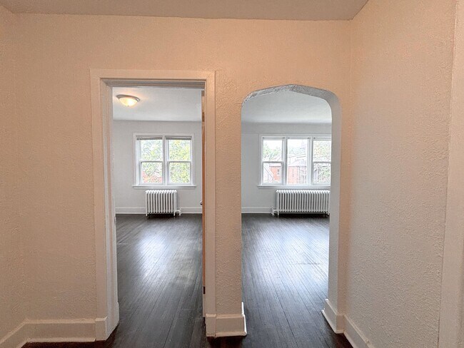 Photo du bâtiment - 83 East Avenue S
