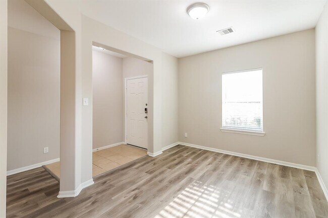 Foto del edificio - 2211 Moss Bluff Ln