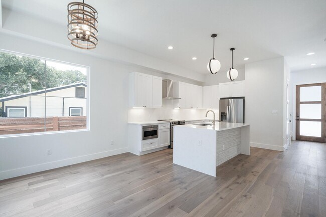 Foto del edificio - Gorgeous Newer Build 3 bedroom, 2.5 bathroom home in Westgate!!!