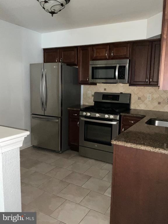 Building Photo - 1092 Tristram Cir