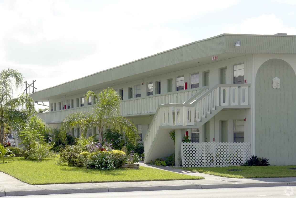 Building Photo - 5865 W 16th Ave