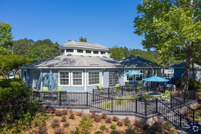 Building Photo - Azure Cove Apartment Homes