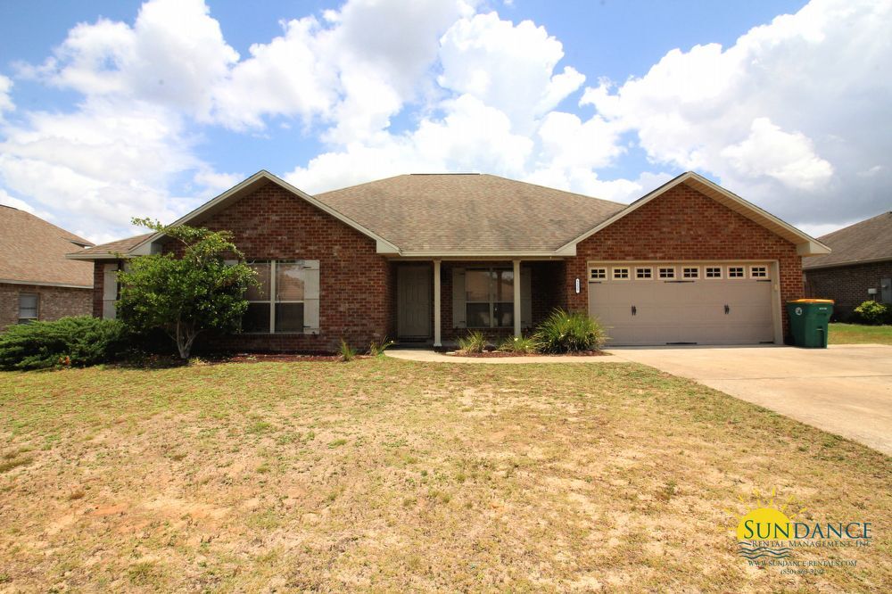 Primary Photo - Stunning 5 Bedroom Home in Crestview