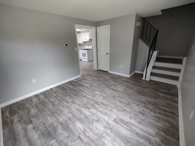 Foto del edificio - Allison Park - 2 BR Duplex, Garage/Driveway, AC!