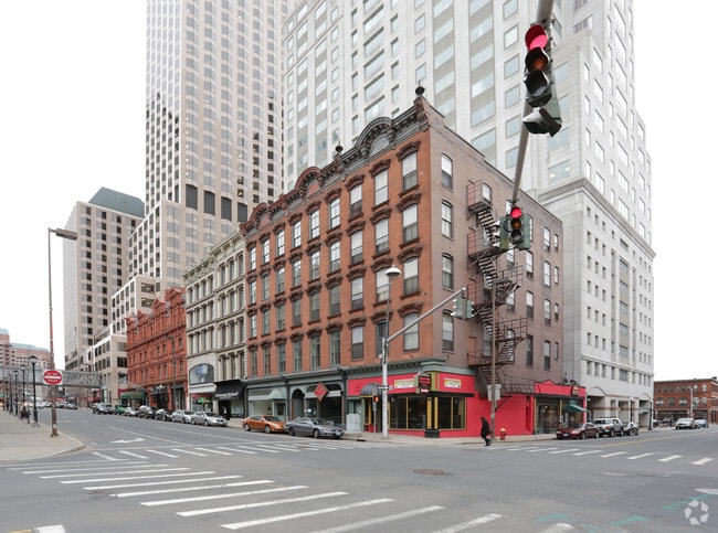 Building Photo - Maison Morneault