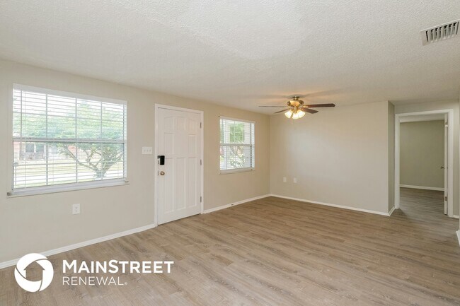 Building Photo - 1319 Gerard Ln