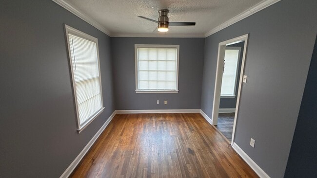 Building Photo - 87 E Fernwood Ave