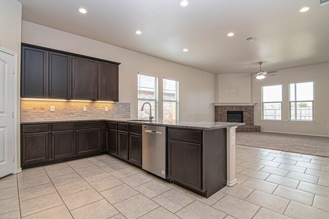 Foto del edificio - 719 Bronco Ct