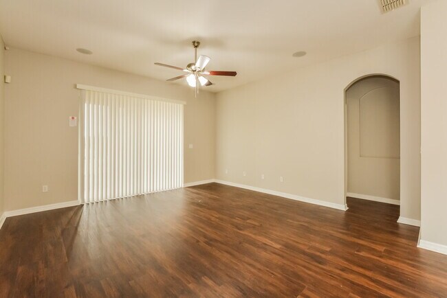 Building Photo - 3067 Zander Dr