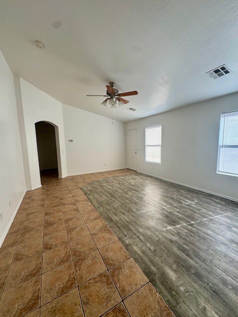 Foto del edificio - 23435 W Mohave St