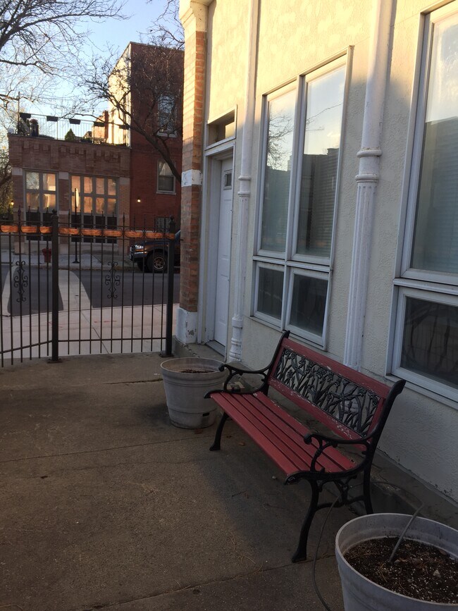 Front Porch - 2158 W Erie St