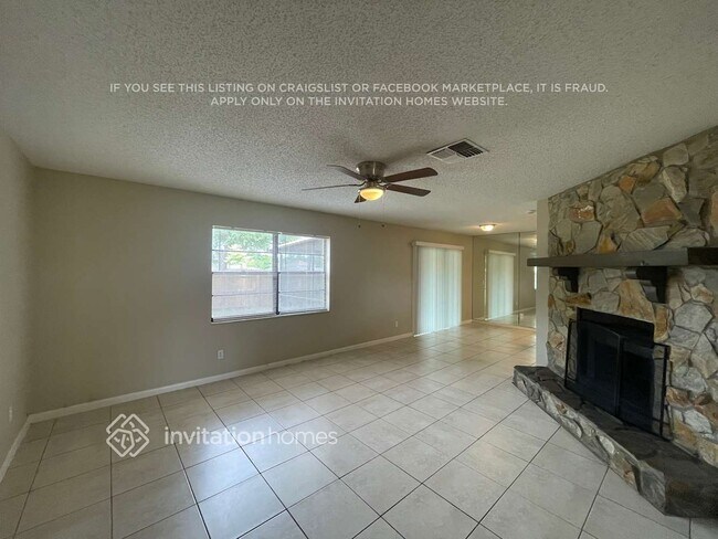 Foto del edificio - 819 Sunridge Point Dr