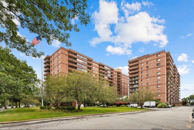 Building Photo - 3920 Mystic Valley Pkwy