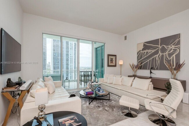 Foto del edificio - 900 Brickell Key Blvd