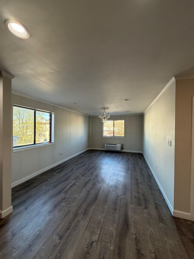 Living room - 3900 Liberty Ave