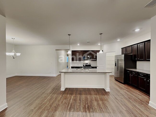 Building Photo - 7058 Creeksong Dr