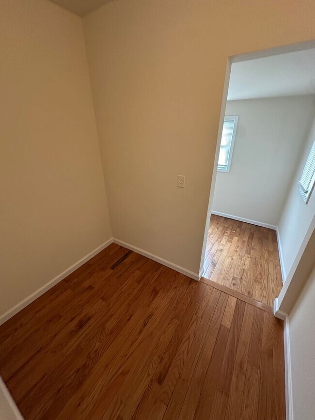 Building Photo - Spring St. 227-231