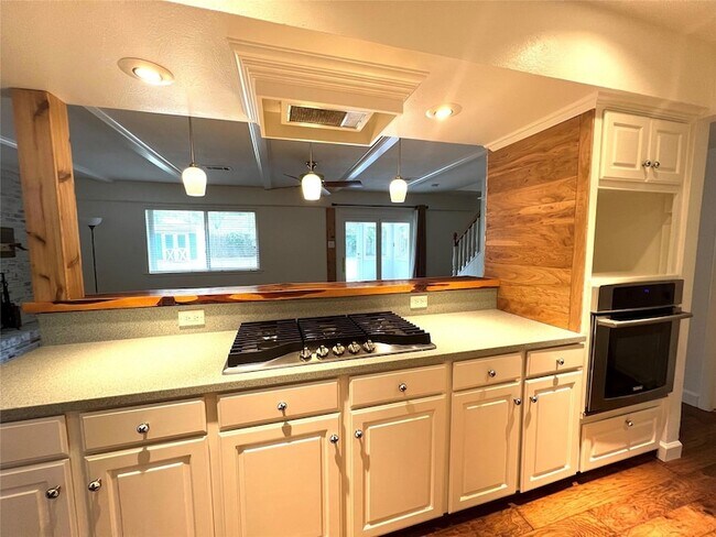Building Photo - 124 Mill Creek Drive
