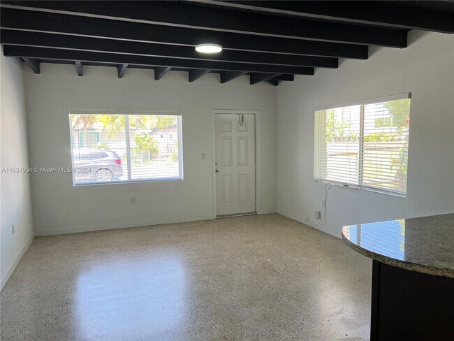 Foto del edificio - 1222 SW 30th Ct