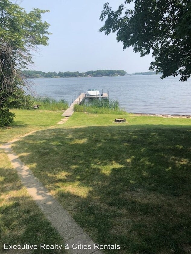 3705 N Shore Dr, Wayzata, MN 55391 House Rental in Wayzata, MN