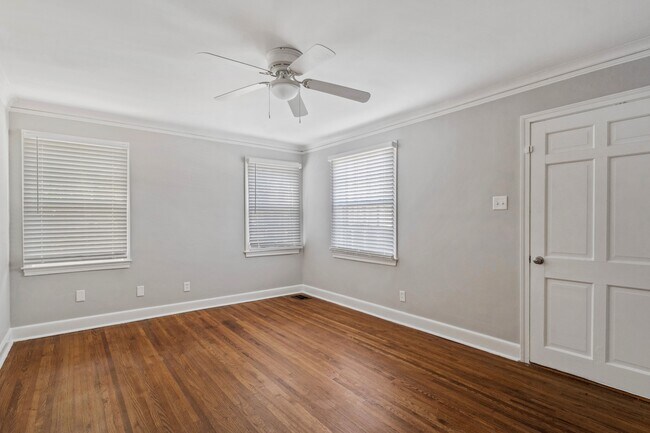 Foto del edificio - 3753 Friar Tuck Rd
