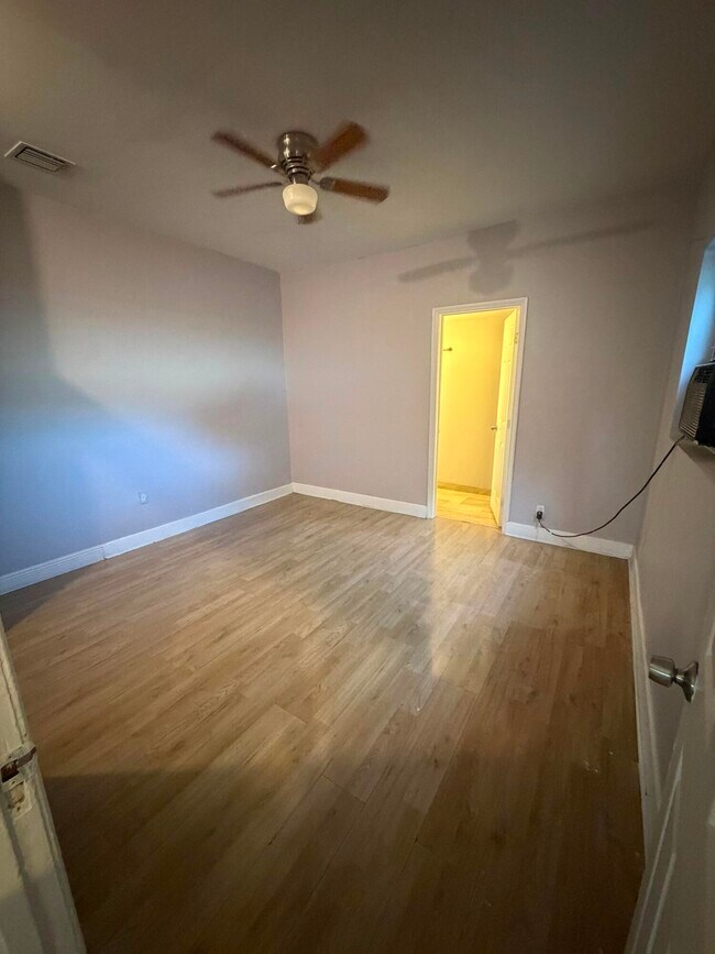 Foto del edificio - 420 Lilac Ct
