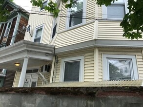 Building Photo - 60 Calumet St