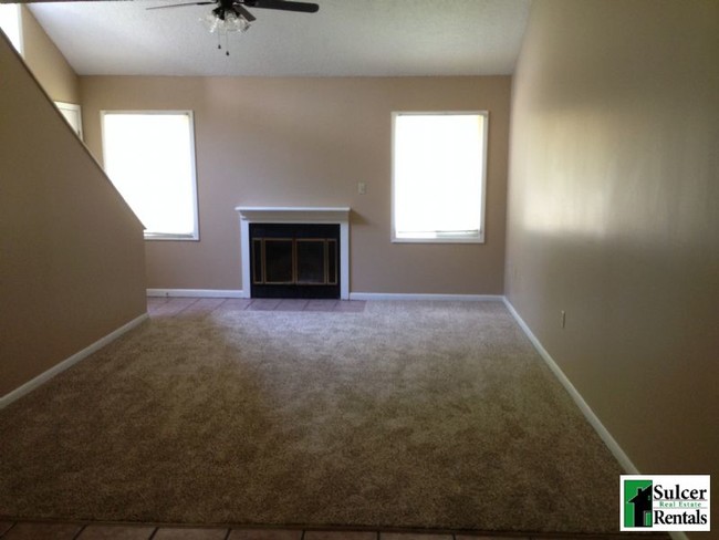 Building Photo - Seclusion and Convenience