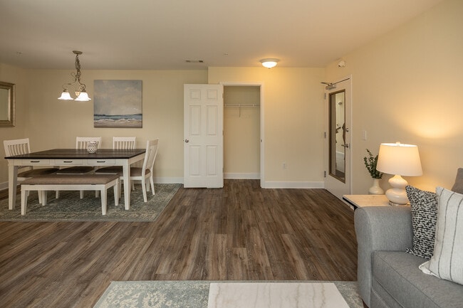 Foto del edificio - The Summit at Owings Mills Apartments