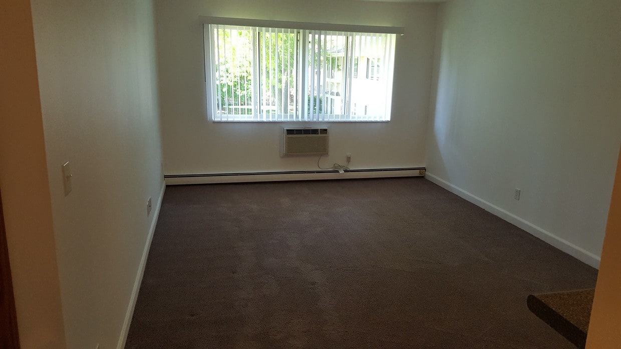 Living room - 5650 W Wahner Ave