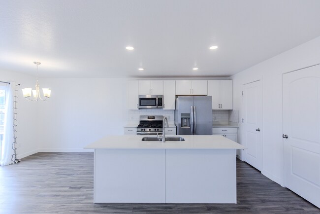 Foto del edificio - 3569 Grassland Dr